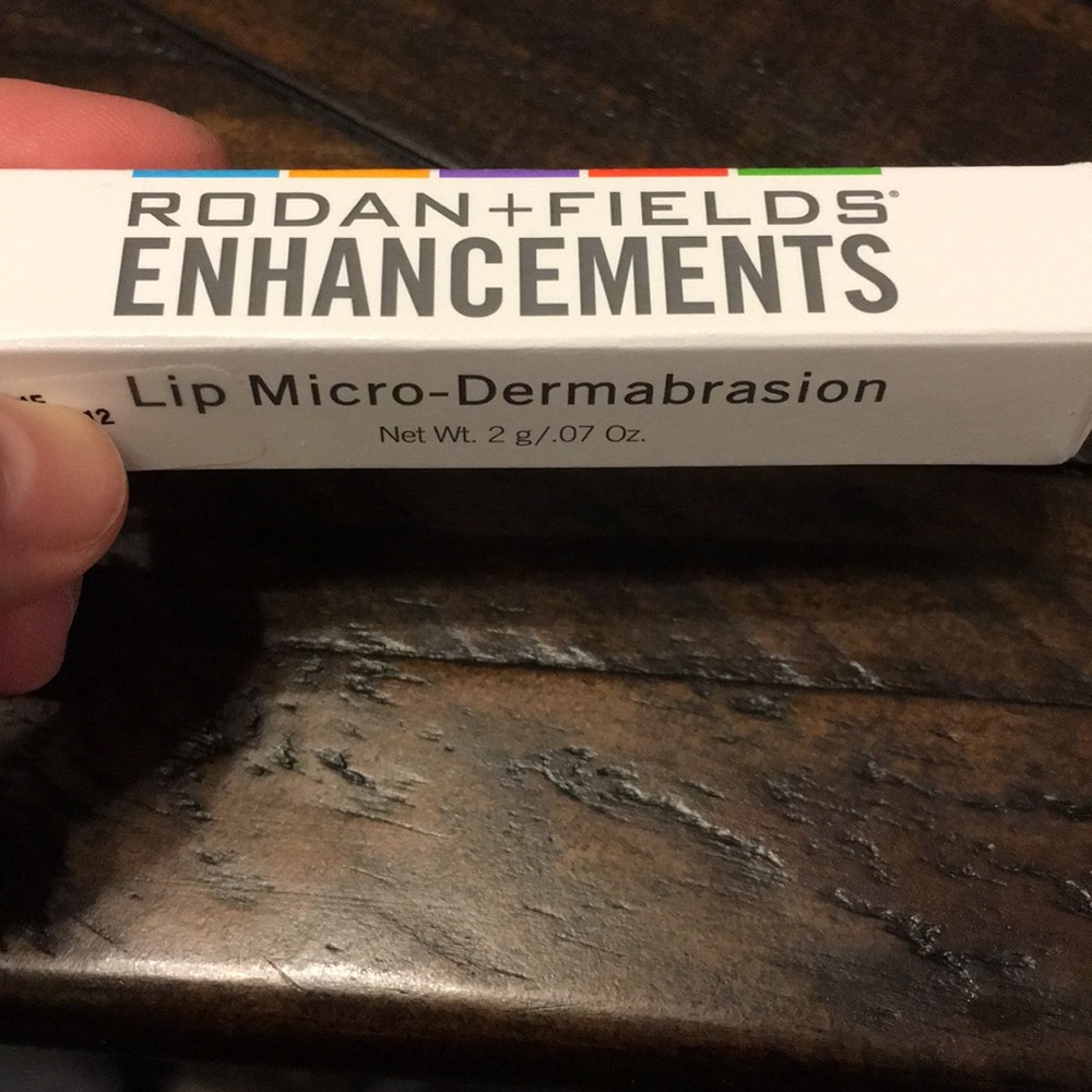 Lip Micro-Dermabrasion